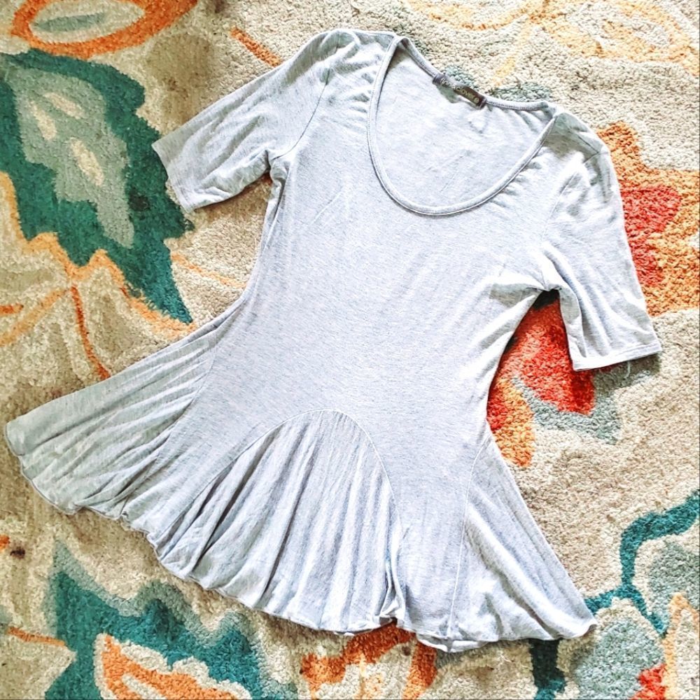 FINN & CLOVER SCOOP NECK SWING TOP